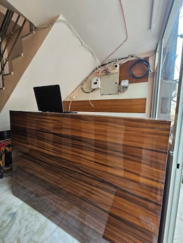 Divy Dhaam Near Prem Mandir,,3 star