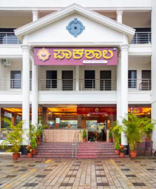 Paakashala Kumbashi,,2 star