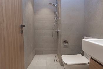 bloomfields modern 2br azizi gardens