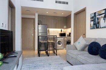 Bloomfields Modern 2Br Azizi Gardens,,4 star