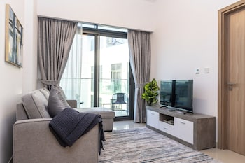 bloomfields modern 2br azizi gardens