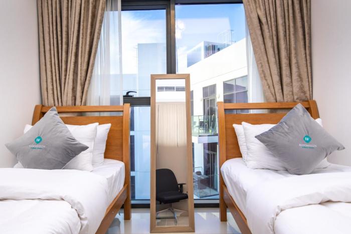 bloomfields modern 2br azizi gardens