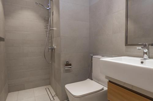 bloomfields modern 2br azizi gardens