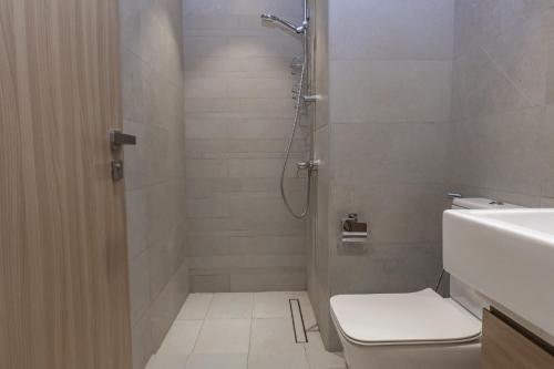 bloomfields modern 2br azizi gardens