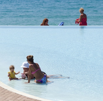 colonna grand hotel capo testa
