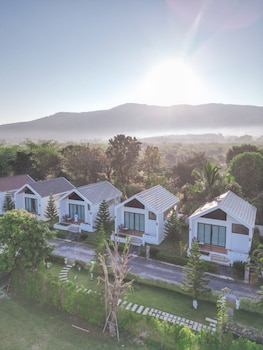 The Estretto Resort,,2 star