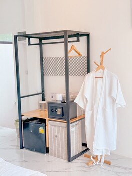 The Estretto Resort,,2 star