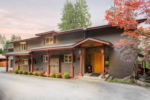 all seasons river inn