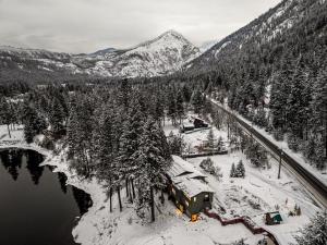 all seasons river inn