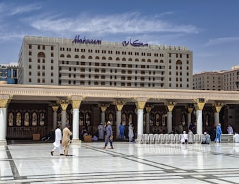 Makarem Haram View Suites - Madinah,,5 star