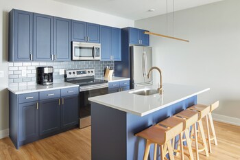 Cozy Frankford,,4 star