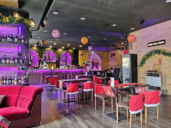 Oscar Palace Hotel & Wellness Center,,2 star