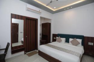 rajmoti hoteland restro