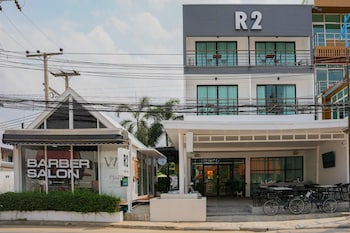 r2 bed and pool kanchanaburi