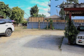 r2 bed and pool kanchanaburi