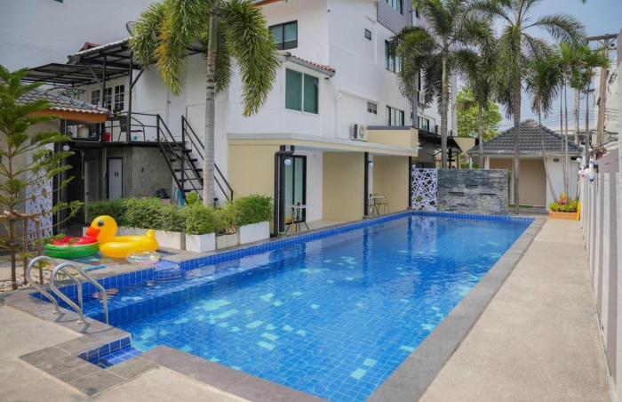 r2 bed and pool kanchanaburi