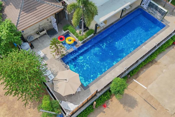 r2 bed and pool kanchanaburi