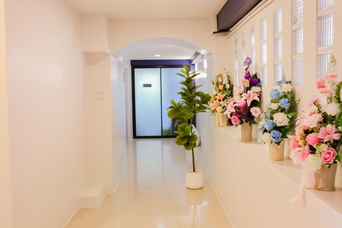 r2 bed and pool kanchanaburi