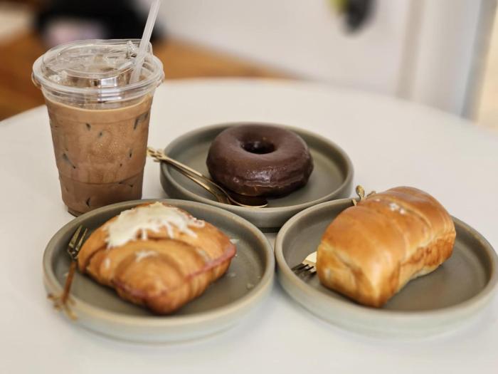 r2 bed and pool kanchanaburi