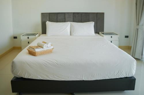 r2 bed and pool kanchanaburi