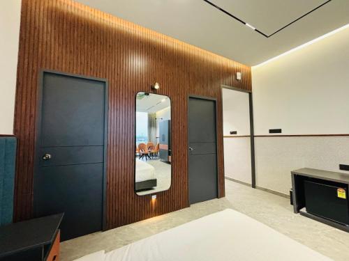 Hotel City Square,,3 star