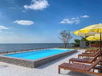 Charome Resort,,3 star