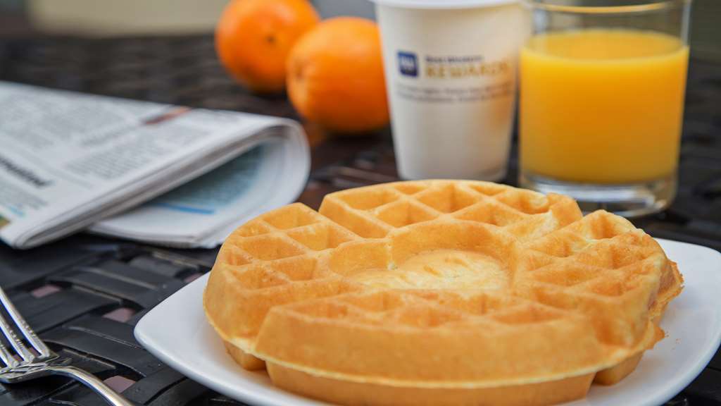 best western savannah historic district