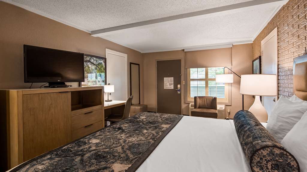 best western savannah historic district