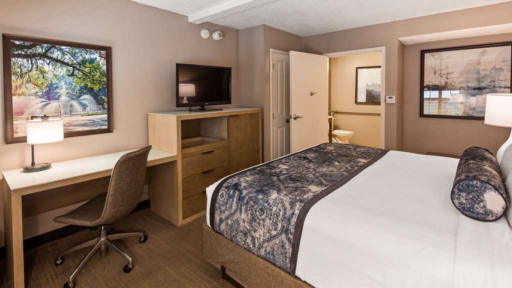 best western savannah historic district