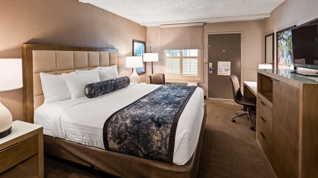 best western savannah historic district