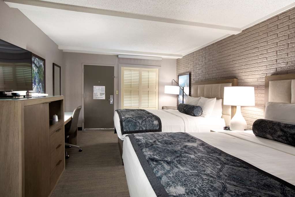 best western savannah historic district