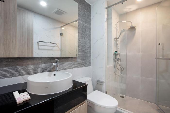 aquila hotel bangkok