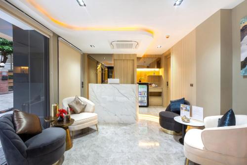 aquila hotel bangkok