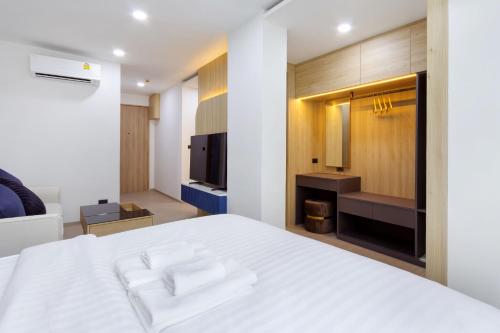 aquila hotel bangkok