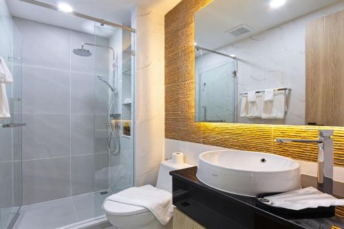 aquila hotel bangkok