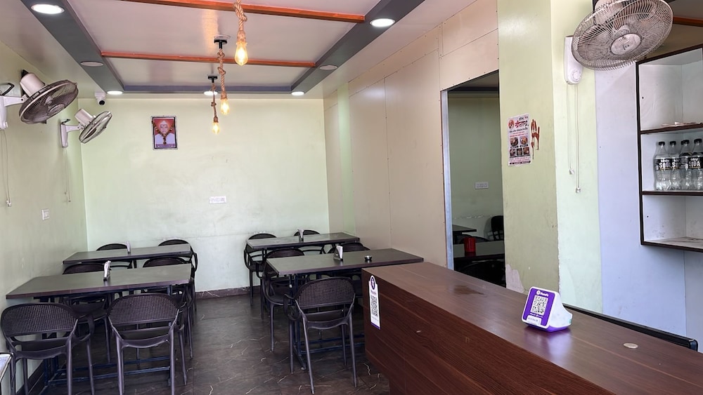 shri nath hotel and lodging