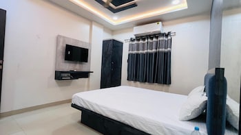 shri nath hotel and lodging