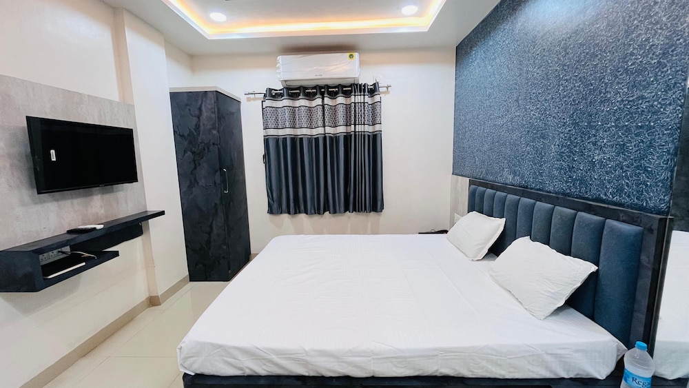 shri nath hotel and lodging