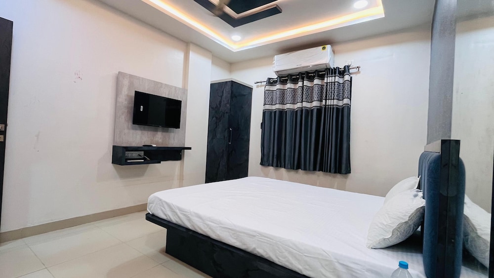 shri nath hotel and lodging