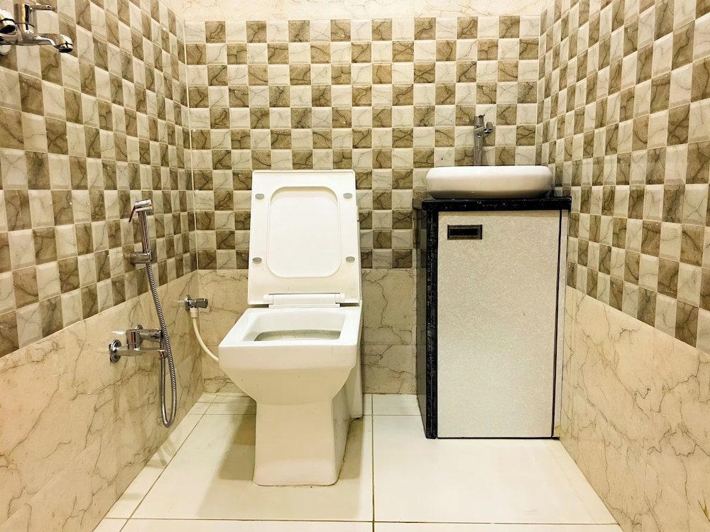 hotel pragati heights