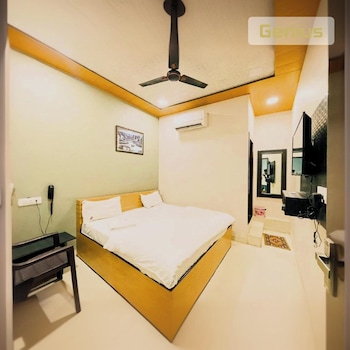 hotel pragati heights