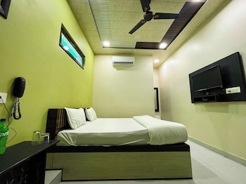 hotel pragati heights