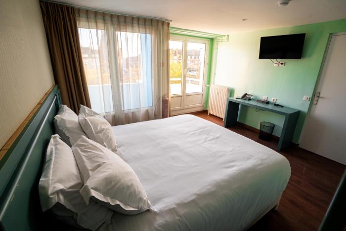 breeze hotel