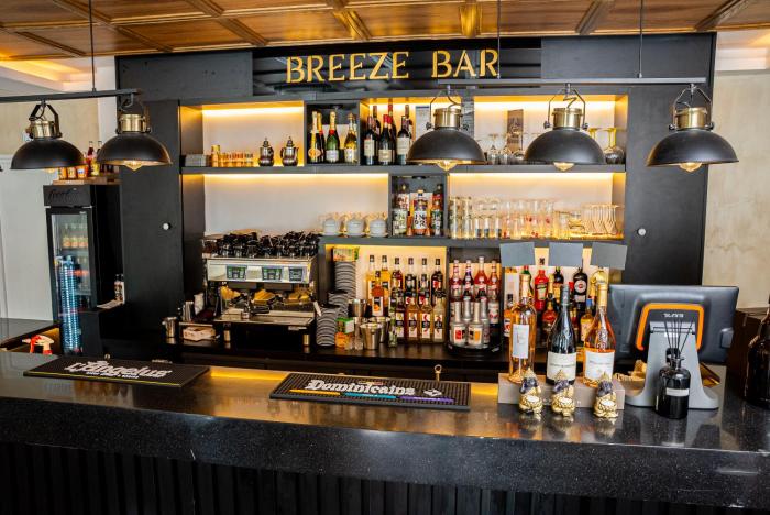 breeze hotel
