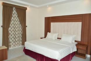 al taj towers hotel apartments