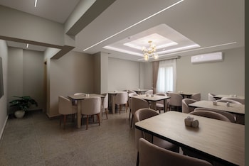 Elegance Grand City Hotel,11 Gamal Al Din Abou Al Mahasen,3 star