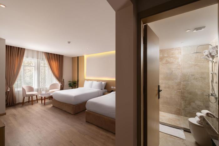 elegance grand city hotel
