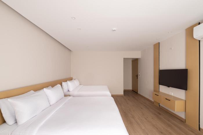 elegance grand city hotel