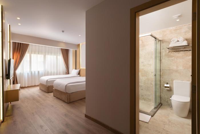 elegance grand city hotel