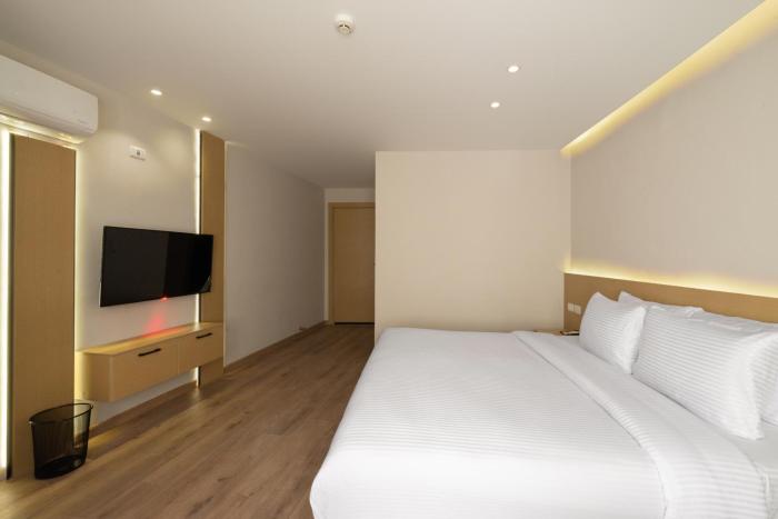 elegance grand city hotel